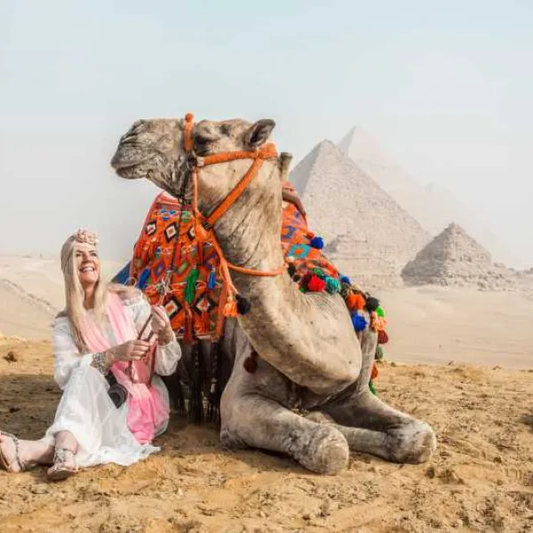 Camel ride tour in the Giza Pyramids