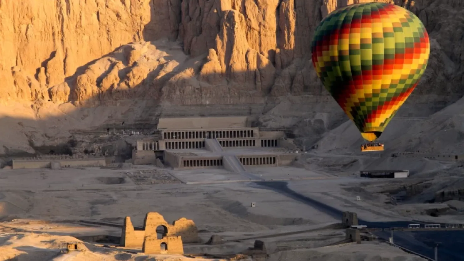 Explore Ancient Egypt’s Heart with Top Egypt Day Tours