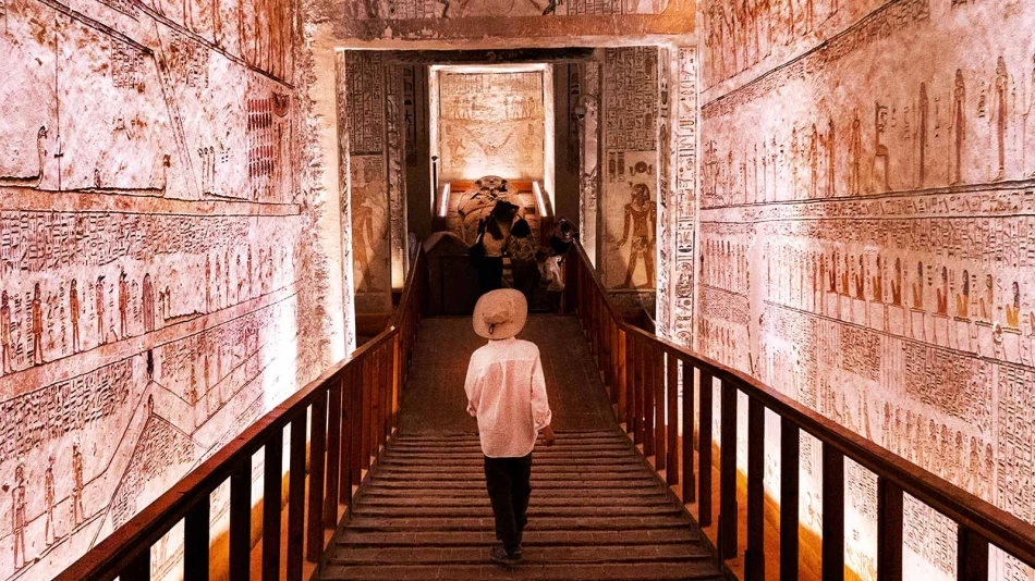 Walk through the Valley of the Kings with our Egypt Christmas package