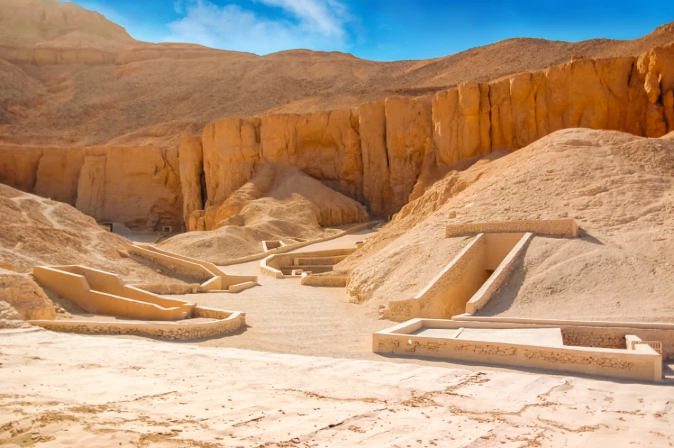 Uncover royal tombs in the Valley of the Kings – Egypt Christmas tour highlight