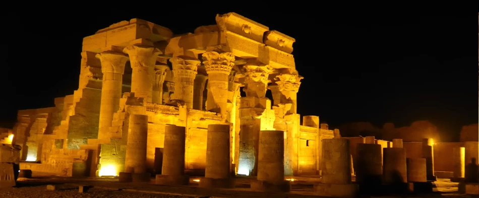 Discover the dual gods of Kom Ombo with our Egypt Christmas package
