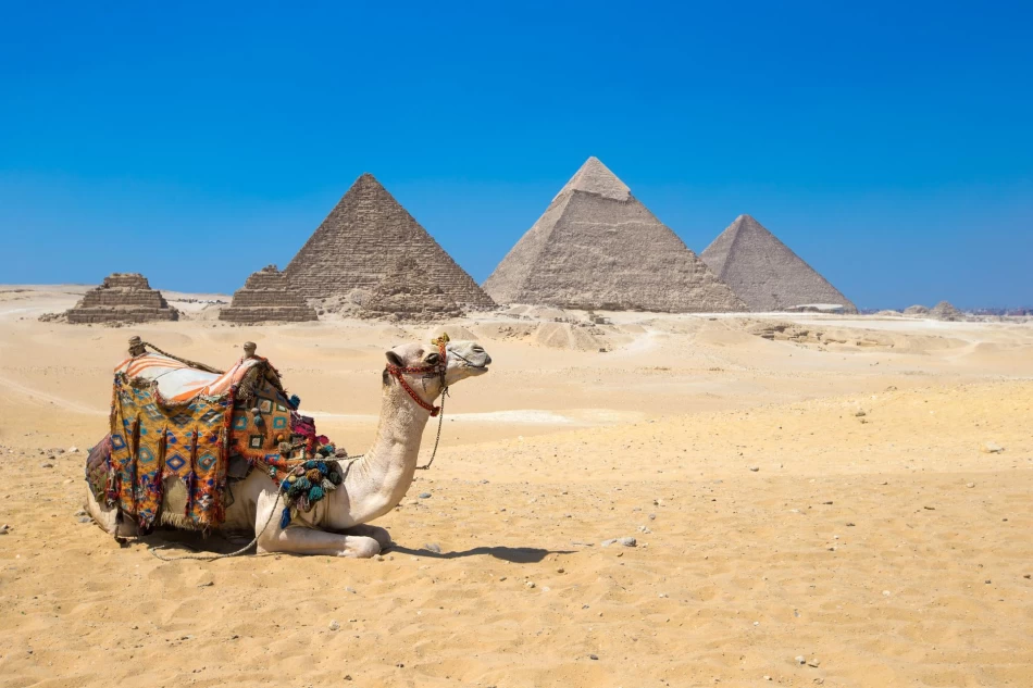Explore the Pyramids of Giza – A Must-See on Your Egypt Christmas Tour