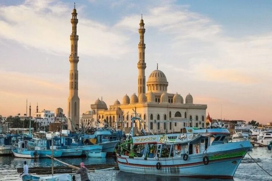 Visiting Hurghada Grand Mosque on a guided city tour