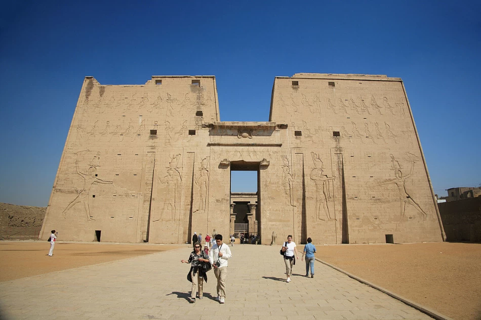 Luxury Nile cruise to Edfu Temple