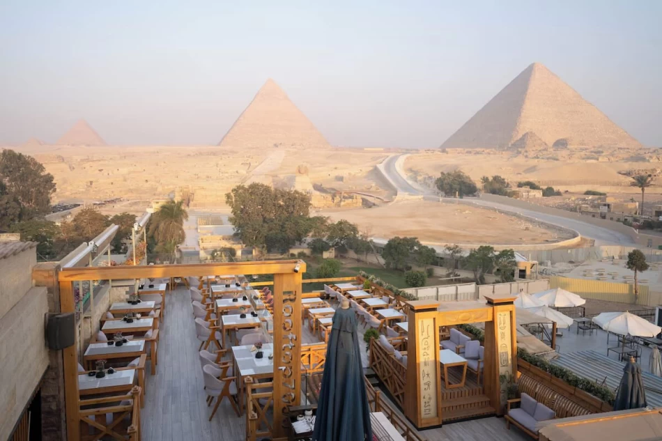Explore the Giza Pyramids on a guided tour from Hurghada to Cairo