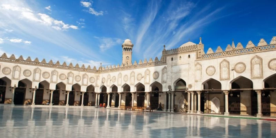 Visit Al-Azhar Mosque in Old Cairo as part of a Hurghada cultural trip