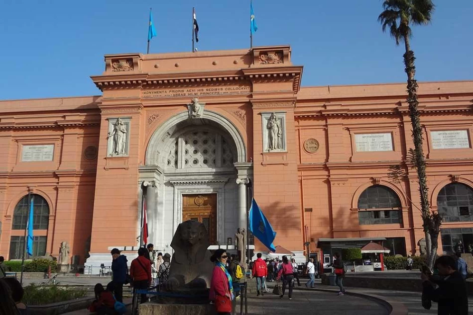 Discover ancient treasures at the Egyptian Museum on a trip from Hurghada