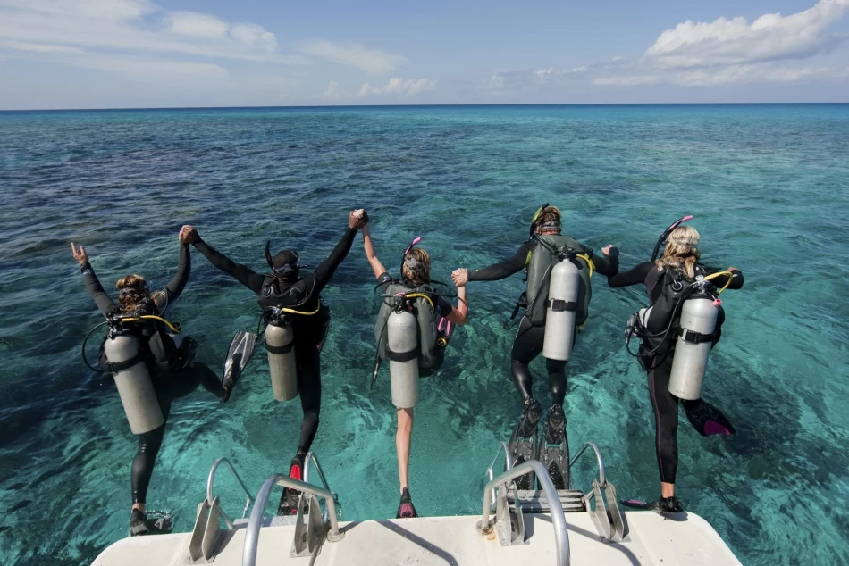 Enjoy our Hurghada diving day tours to dive into the Red Sea