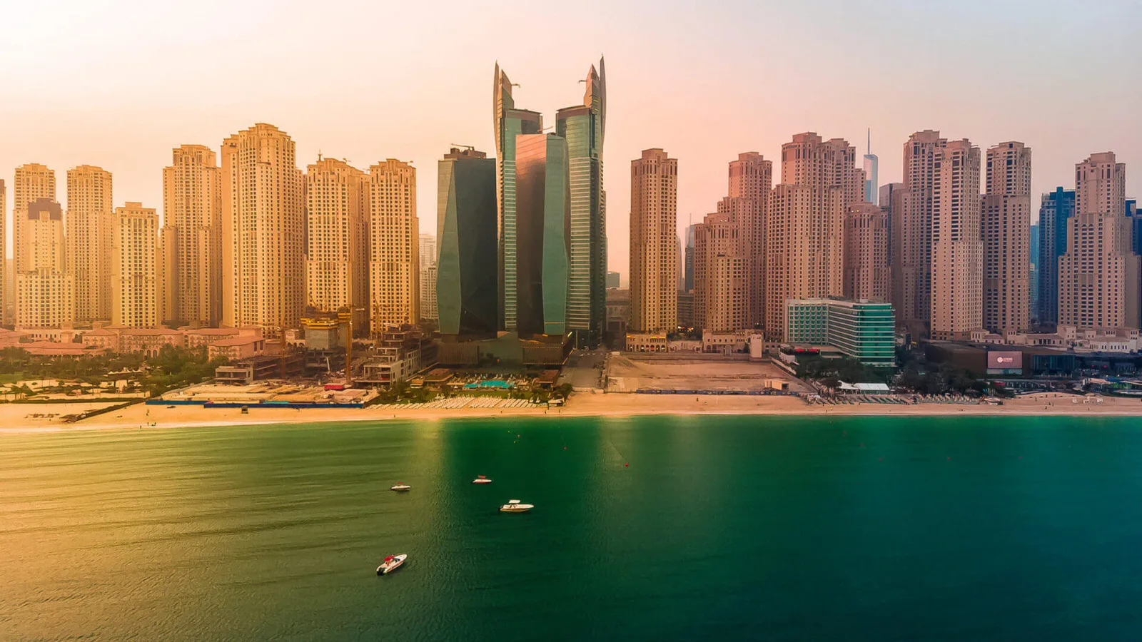 Relax at Jumeirah Beach Dubai and enjoy luxury Dubai beach resorts
