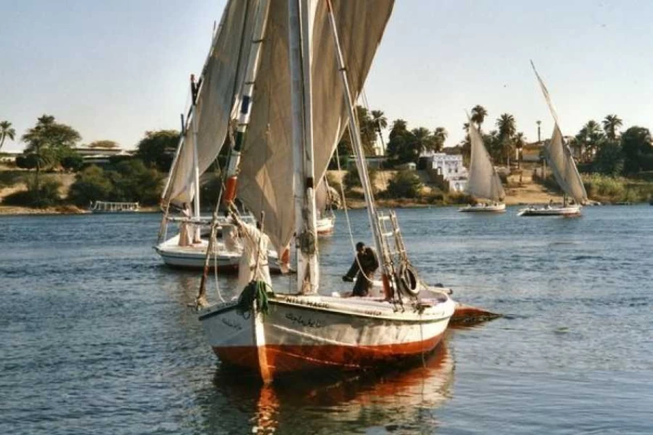Things to do in Luxor and Aswan – Morning felucca ride on the Nile