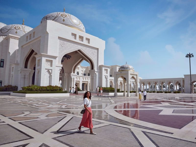 Explore the top Abu Dhabi attractions for an unforgettable visit