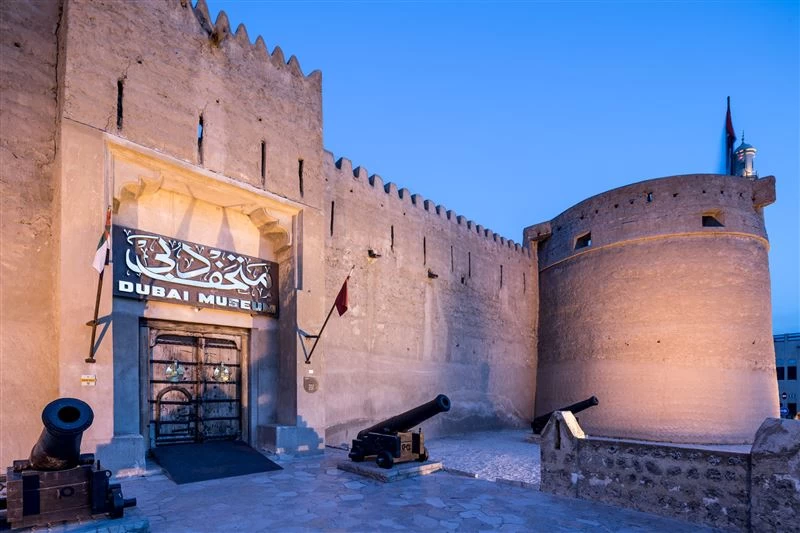Must visit attractions in Old Dubai include the historic Dubai Museum