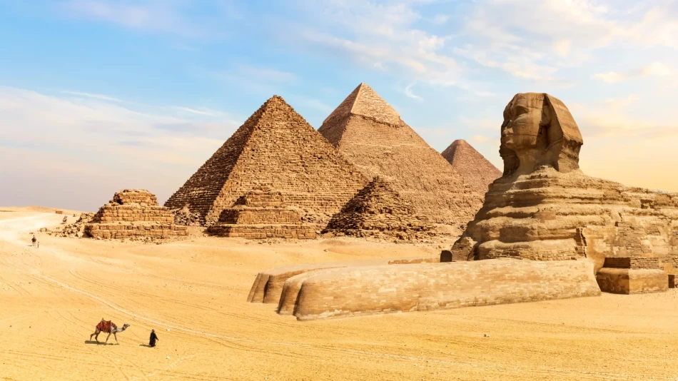 Explore the Great Pyramids of Giza with the finest Egypt tours luxury experience