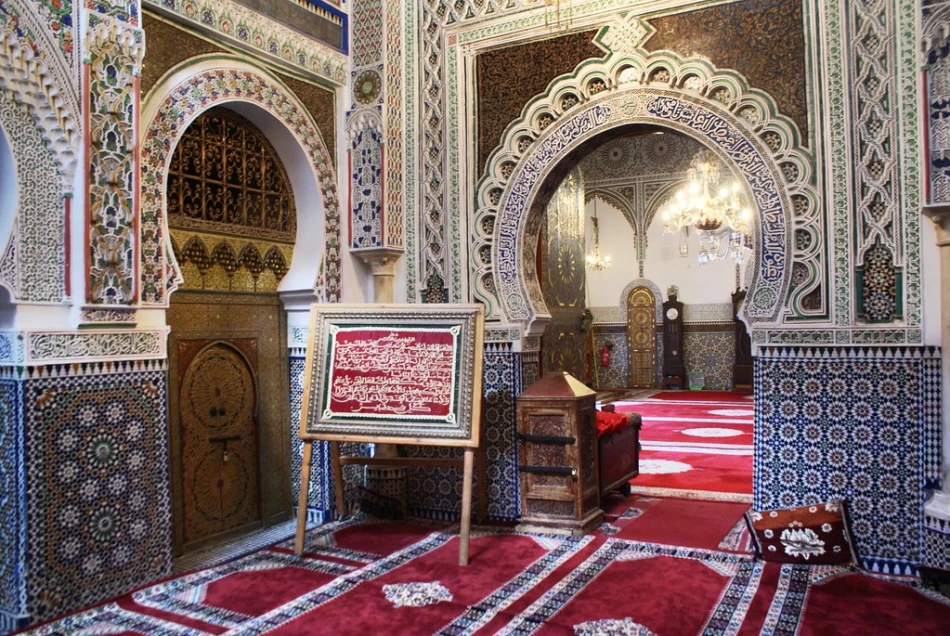 Moulay Idriss tomb on the hillside, showcasing Morocco's historic Islamic architecture