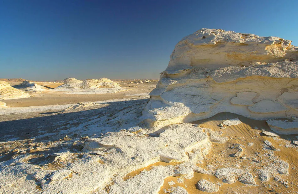 Cairo adventure tour to Bahariya Oasis & White Desert