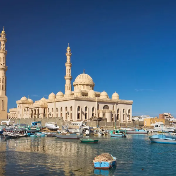 The largest city and capital of the Red Sea Governorate of Egypt
