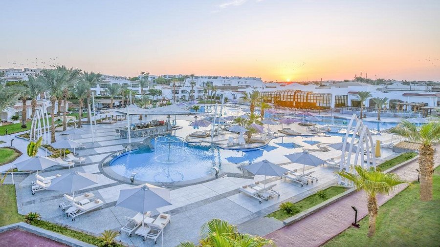Naama Bay Hotel & Resort is a luxurious hotel located in the heart of Sharm El Sheikh.